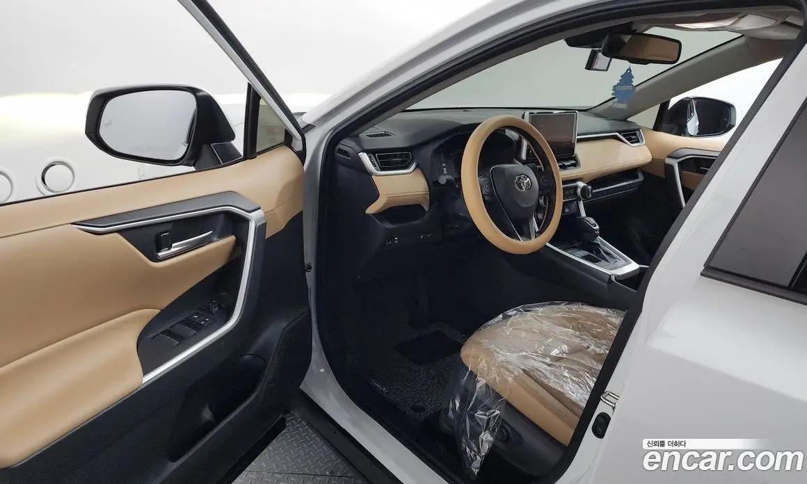 Toyota RAV4 2025 2.5 автомат (гидро), фото 13 Toyota RAV4 2025 2.5 автомат (гидро), фото 13