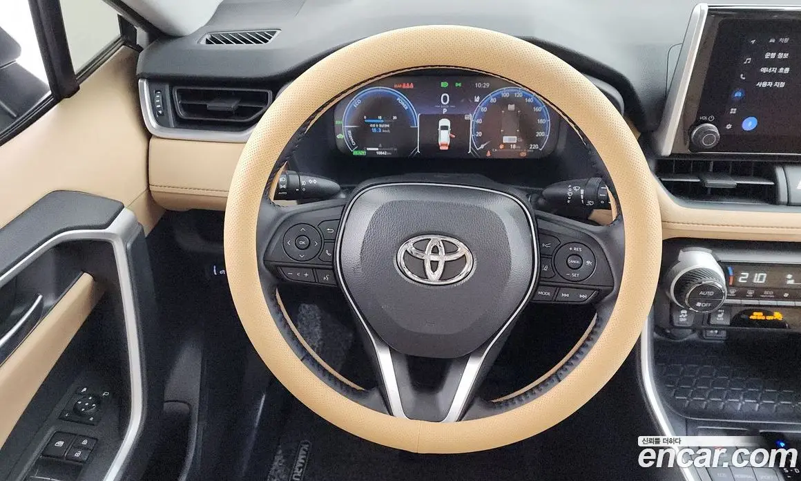 Toyota RAV4 2025 2.5 автомат (гидро), фото 19 Toyota RAV4 2025 2.5 автомат (гидро), фото 19