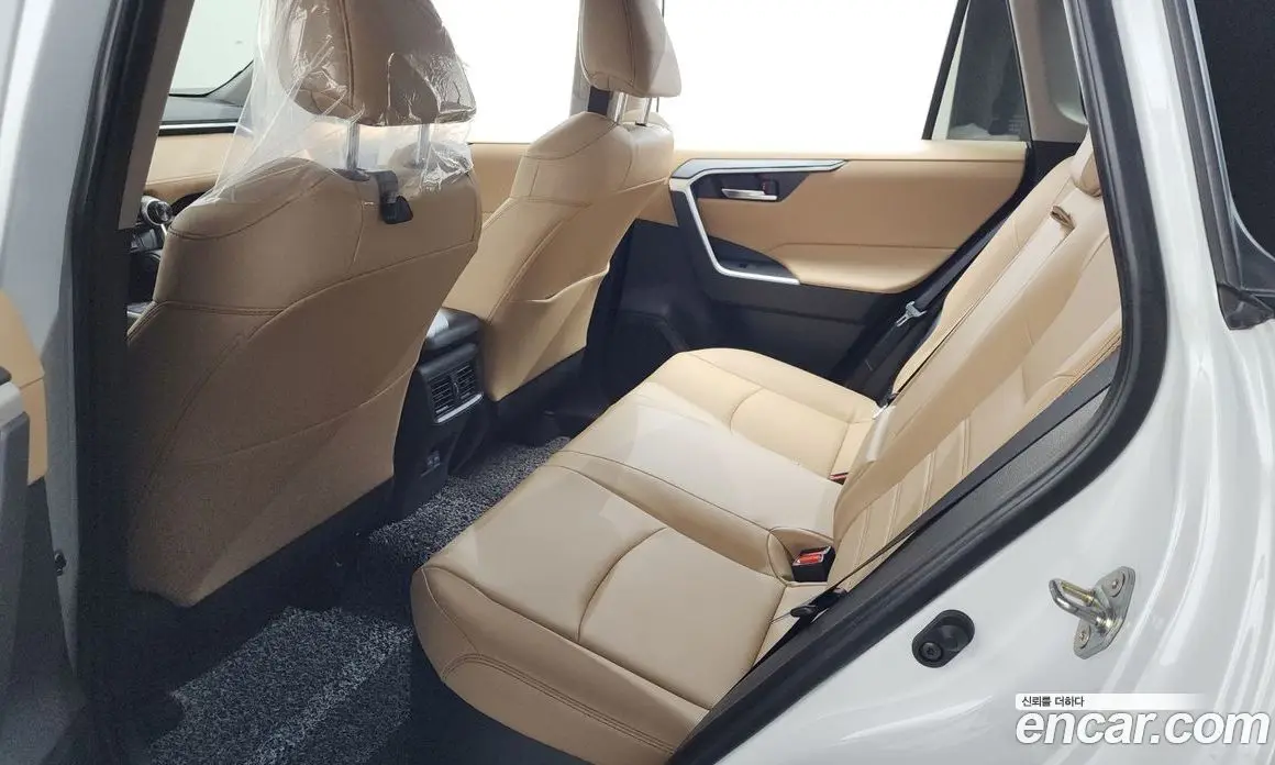 Toyota RAV4 2025 2.5 автомат (гидро), фото 26 Toyota RAV4 2025 2.5 автомат (гидро), фото 26