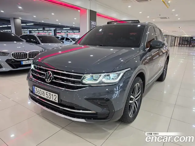 Volkswagen Tiguan 2022 2.0 автомат (гидро), миниатюра 1