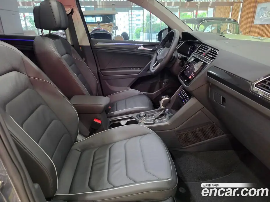 Volkswagen Tiguan 2022 2.0 автомат (гидро), фото 13