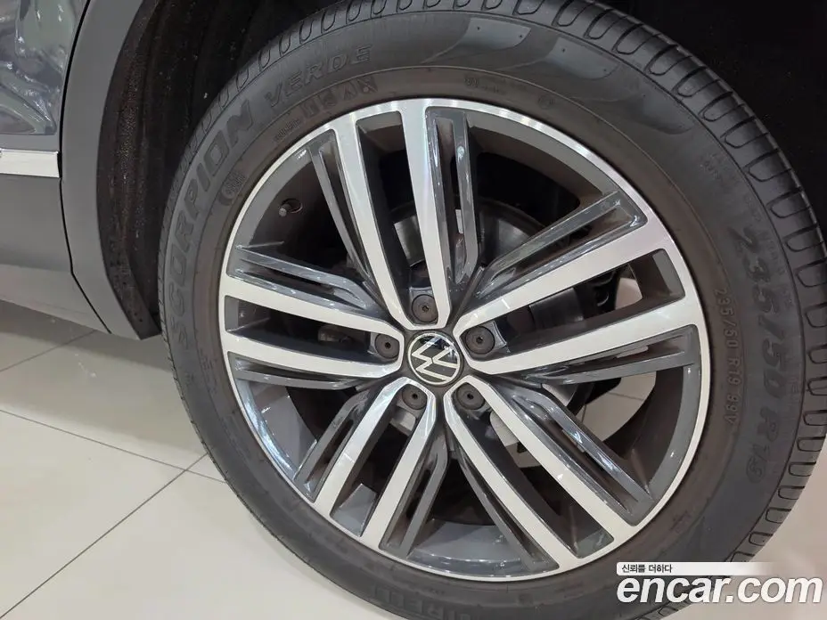 Volkswagen Tiguan 2022 2.0 автомат (гидро), фото 5