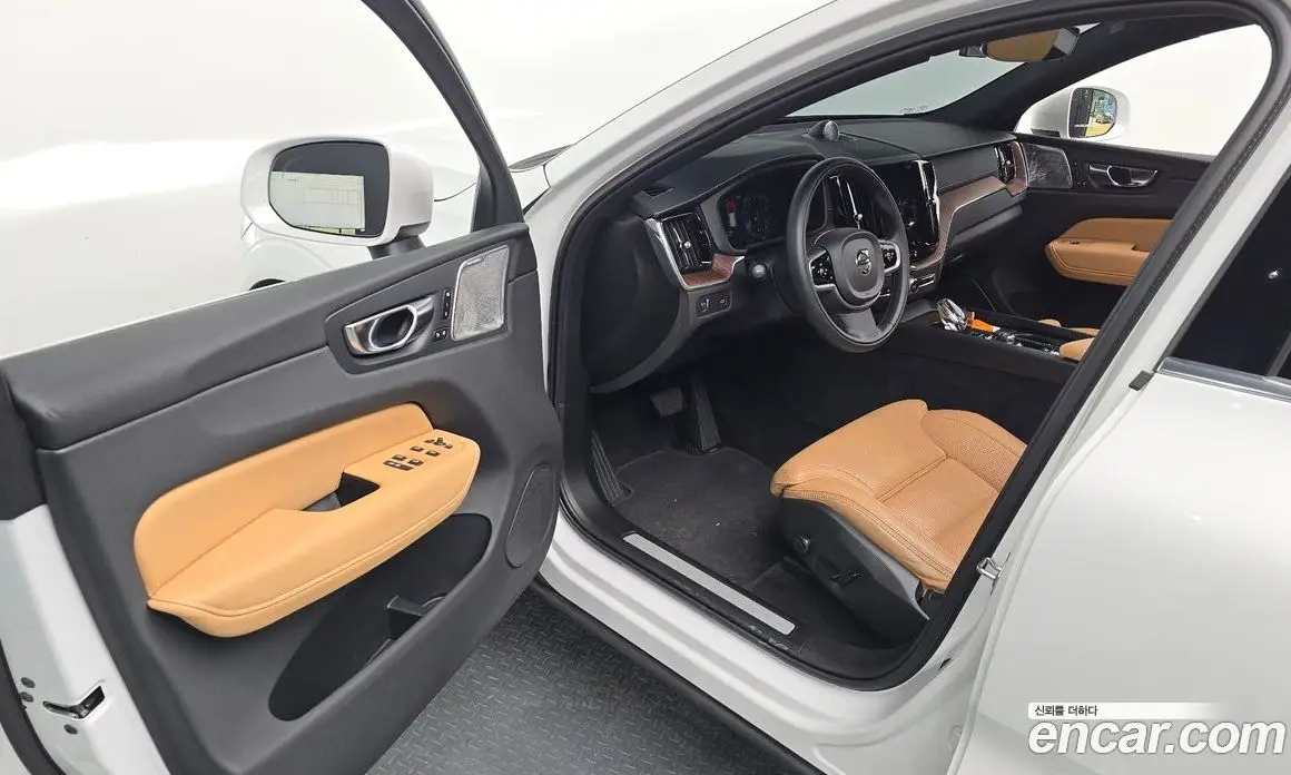 Volvo XC60 2021 2.0 автомат (гидро), фото 12 Volvo XC60 2021 2.0 автомат (гидро), фото 12