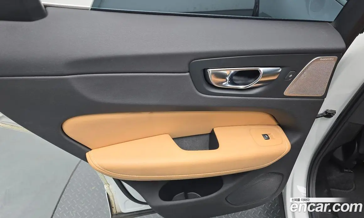 Volvo XC60 2021 2.0 автомат (гидро), фото 14 Volvo XC60 2021 2.0 автомат (гидро), фото 14