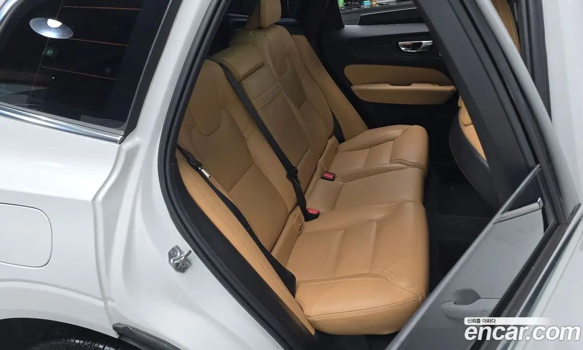 Volvo XC60 2021 2.0 автомат (гидро), фото 16 Volvo XC60 2021 2.0 автомат (гидро), фото 16
