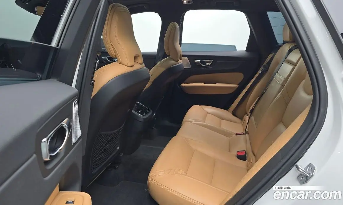 Volvo XC60 2021 2.0 автомат (гидро), фото 17 Volvo XC60 2021 2.0 автомат (гидро), фото 17