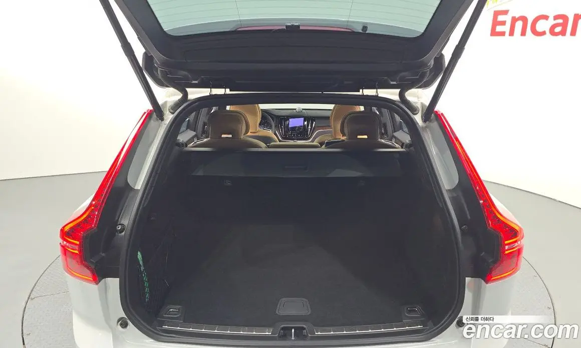 Volvo XC60 2021 2.0 автомат (гидро), фото 25 Volvo XC60 2021 2.0 автомат (гидро), фото 25
