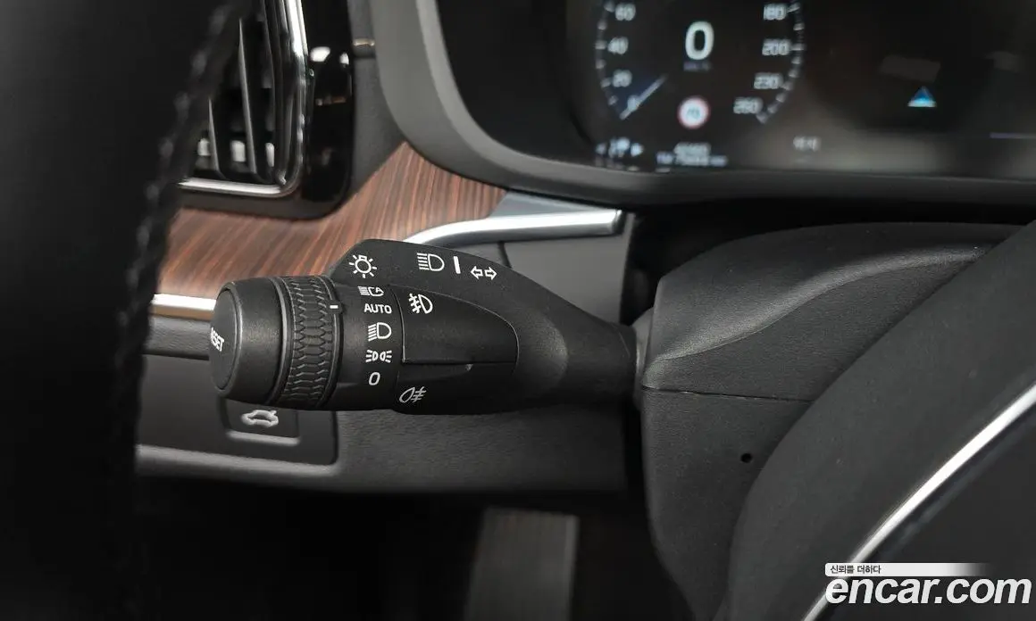 Volvo XC60 2021 2.0 автомат (гидро), фото 30 Volvo XC60 2021 2.0 автомат (гидро), фото 30