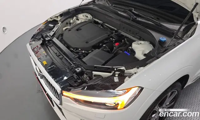 Volvo XC60 2021 2.0 автомат (гидро), миниатюра 5 Volvo XC60 2021 2.0 автомат (гидро), миниатюра 5
