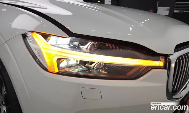 Volvo XC60 2021 2.0 автомат (гидро), миниатюра 7 Volvo XC60 2021 2.0 автомат (гидро), миниатюра 7