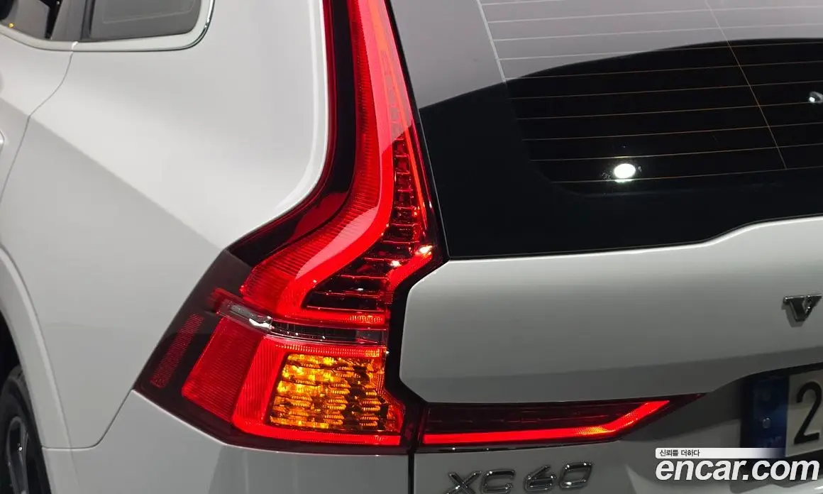 Volvo XC60 2021 2.0 автомат (гидро), фото 8 Volvo XC60 2021 2.0 автомат (гидро), фото 8