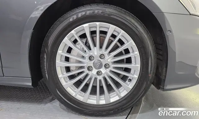 Audi A6 2019 2.0 автомат (гидро), миниатюра 5