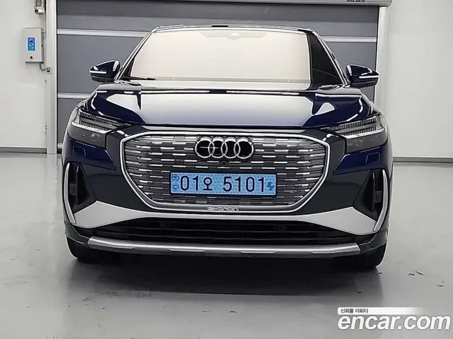 Audi Q4 e-tron 2024 1.0 автомат (гидро), миниатюра 1 Audi Q4 e-tron 2024 1.0 автомат (гидро), миниатюра 1