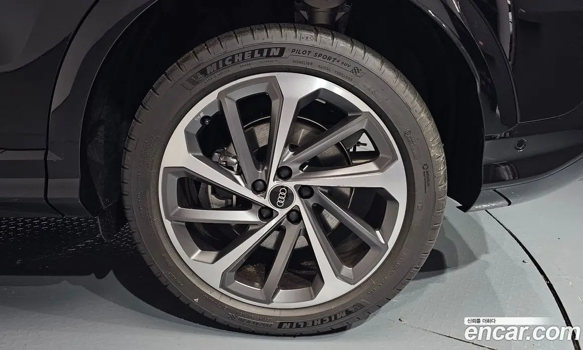 Audi Q5 2025 2.0 автомат (гидро), фото 6
