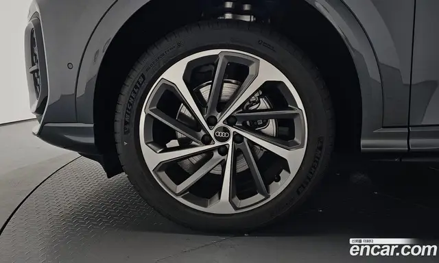 Audi Q5 2025 2.0 автомат (гидро), миниатюра 4 Audi Q5 2025 2.0 автомат (гидро), миниатюра 4