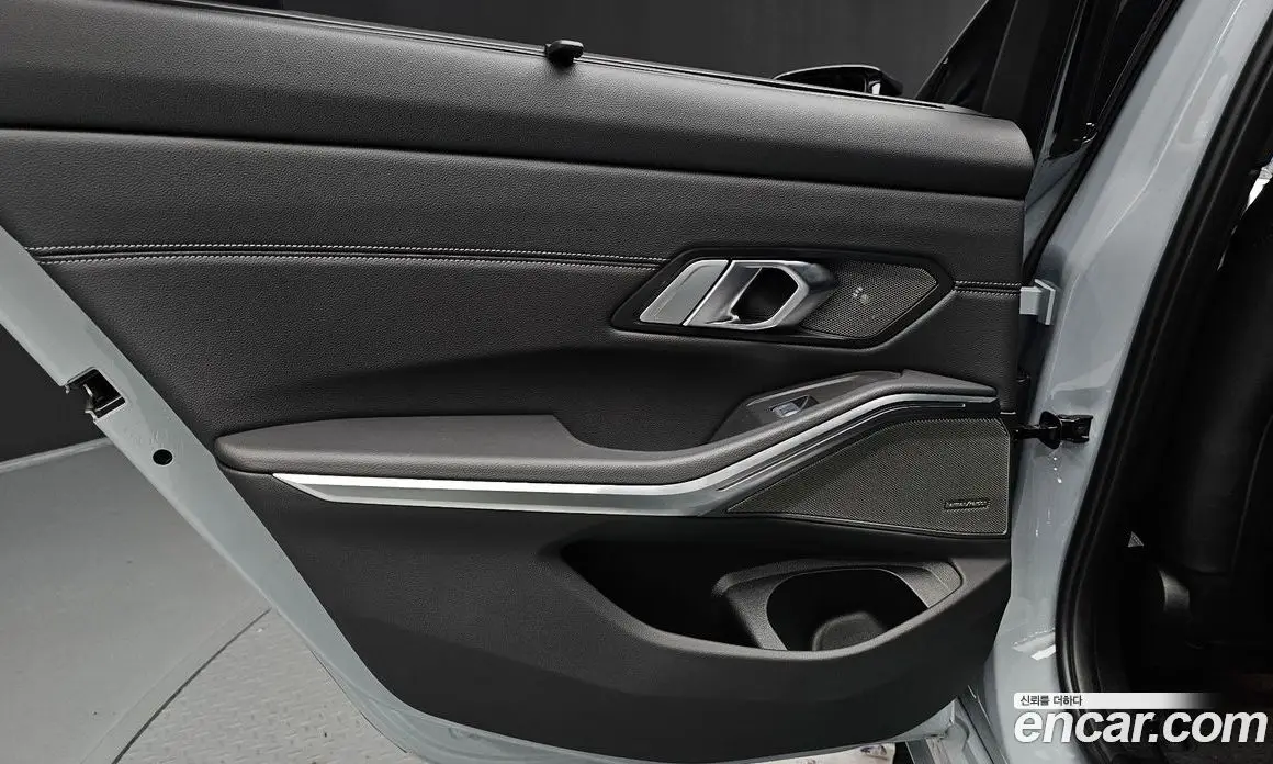BMW 3 серия 2023 3.0 автомат (гидро), фото 15