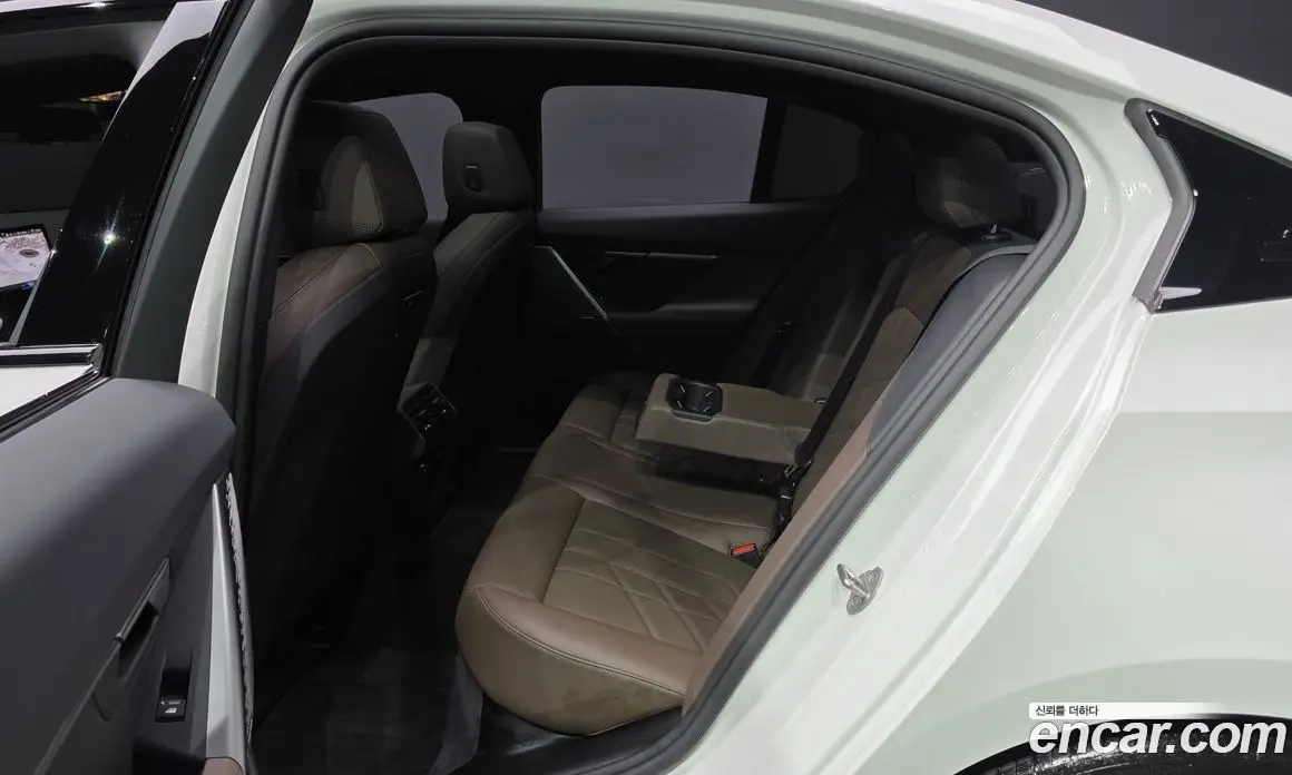 BMW 5 серия 2024 2.0 автомат (гидро), фото 15 BMW 5 серия 2024 2.0 автомат (гидро), фото 15
