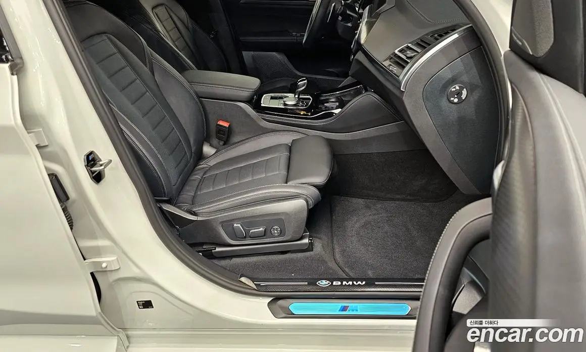 BMW X4 2025 2.0 автомат (гидро), фото 12
