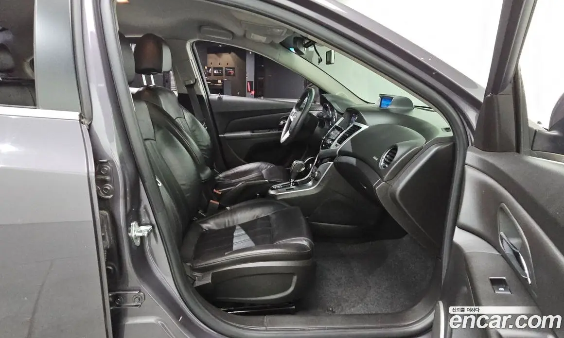 Chevrolet Cruze 2011 2.0 автомат (гидро), фото 12