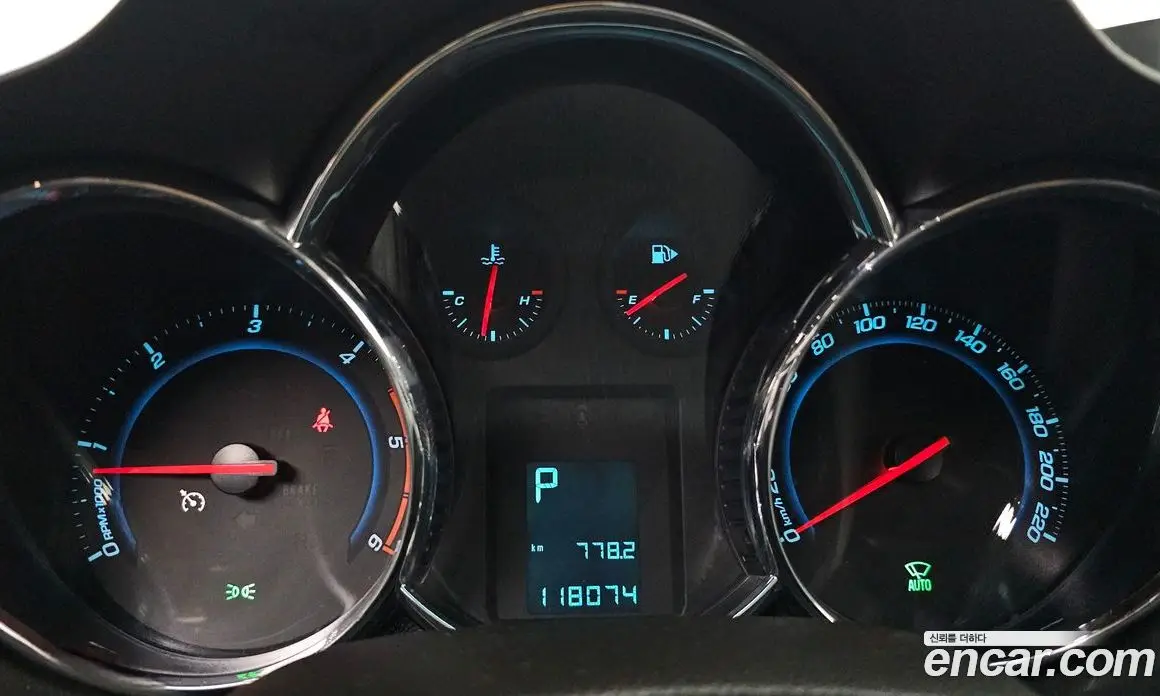 Chevrolet Cruze 2011 2.0 автомат (гидро), фото 8