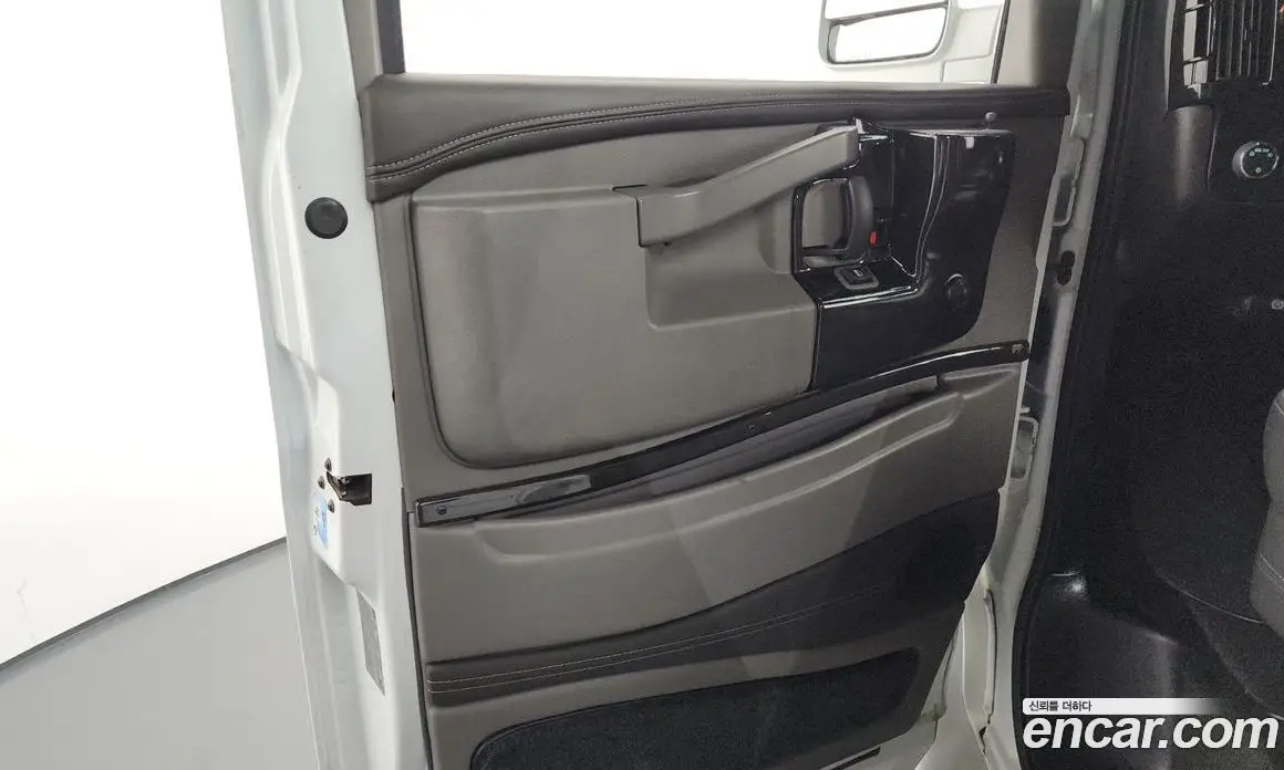 Chevrolet Express Van 2018 6.0 автомат (гидро), фото 15