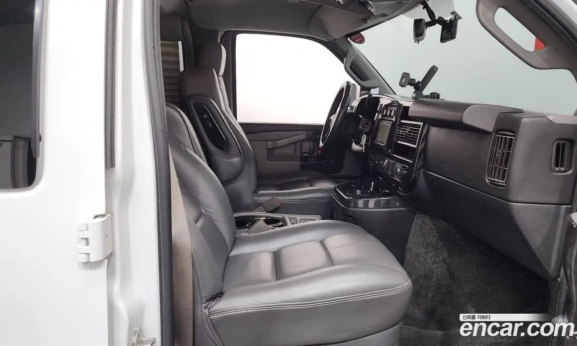 Chevrolet Express Van 2018 6.0 автомат (гидро), фото 28