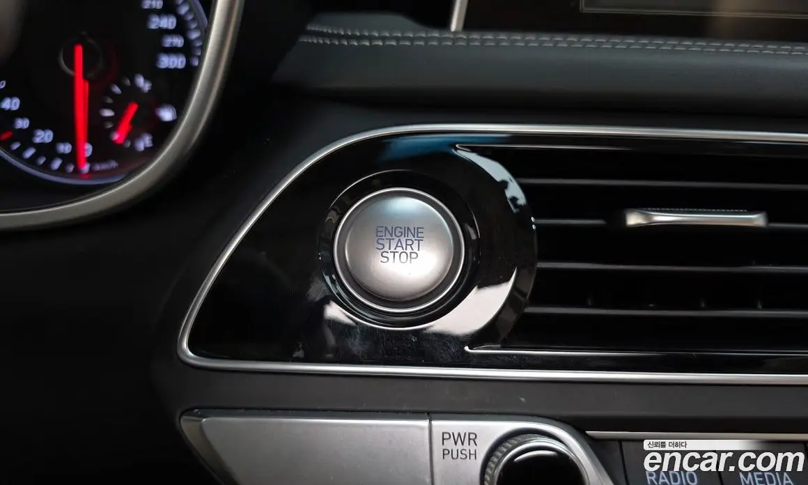 Genesis G70 2019 2.0 автомат (гидро), фото 37