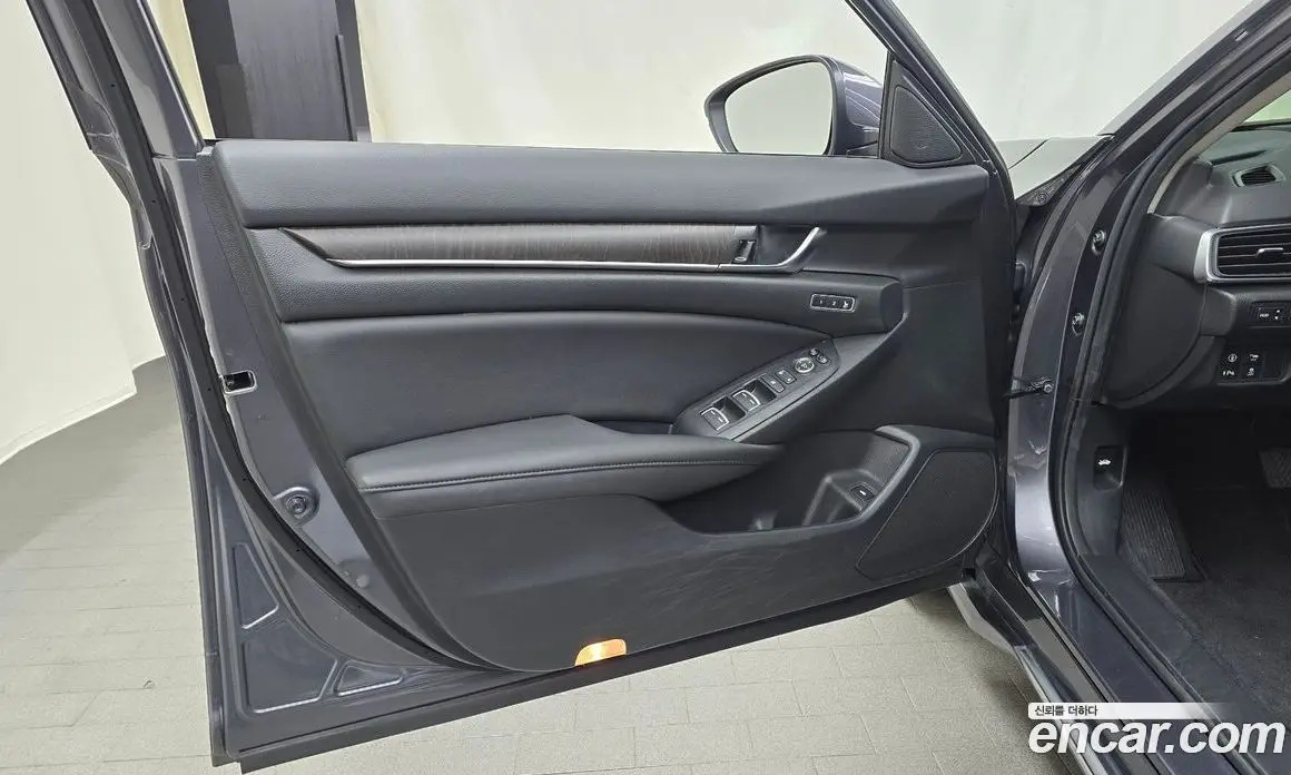 Honda Accord 2019 2.0 автомат (гидро), фото 14