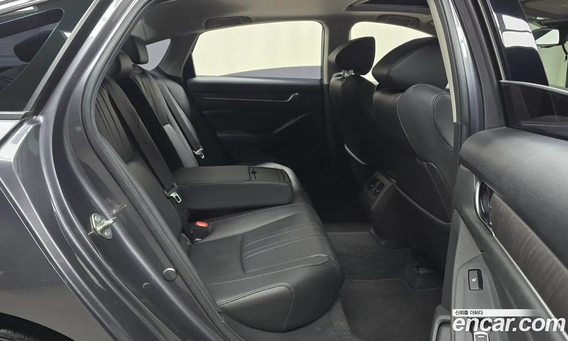 Honda Accord 2019 2.0 автомат (гидро), фото 17