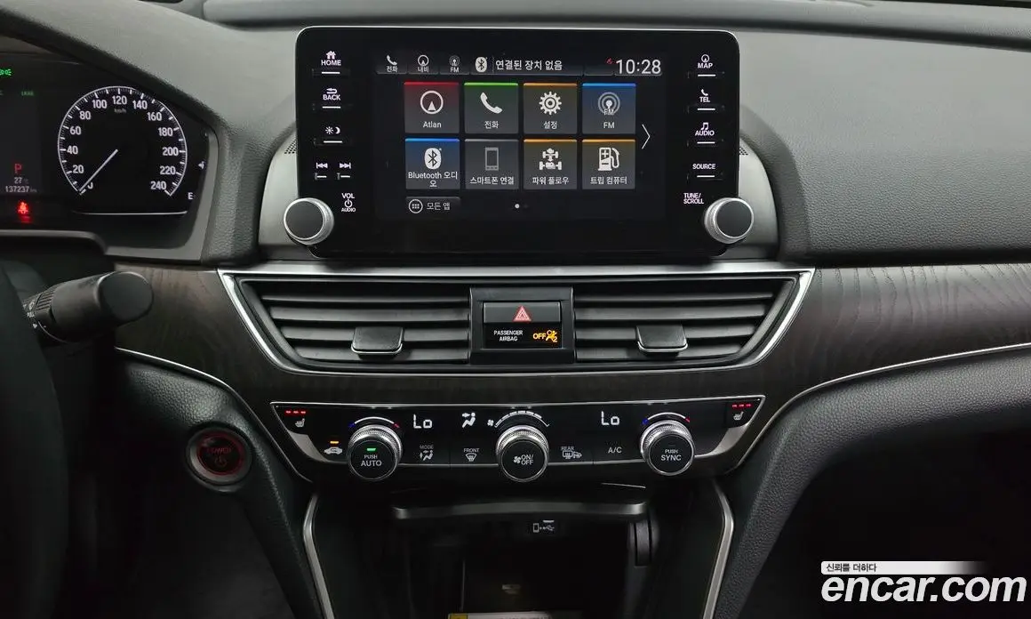 Honda Accord 2019 2.0 автомат (гидро), фото 19