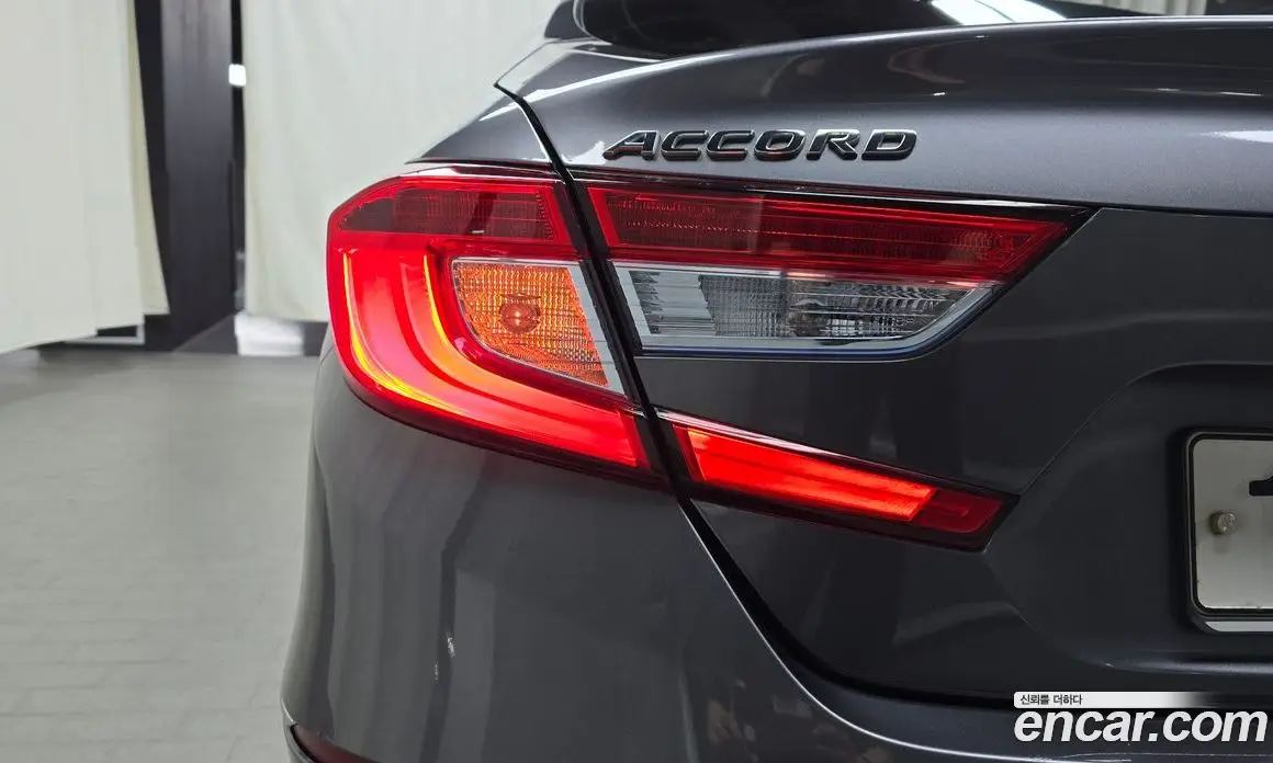 Honda Accord 2019 2.0 автомат (гидро), фото 9