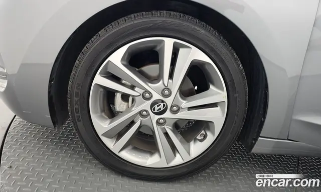Hyundai Avante 2018 1.6 автомат (гидро), миниатюра 5 Hyundai Avante 2018 1.6 автомат (гидро), миниатюра 5