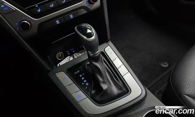 Hyundai Avante 2018 1.6 автомат (гидро), миниатюра 9 Hyundai Avante 2018 1.6 автомат (гидро), миниатюра 9