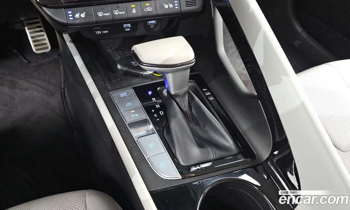 Hyundai Avante 2020 1.6 автомат (гидро), фото 9