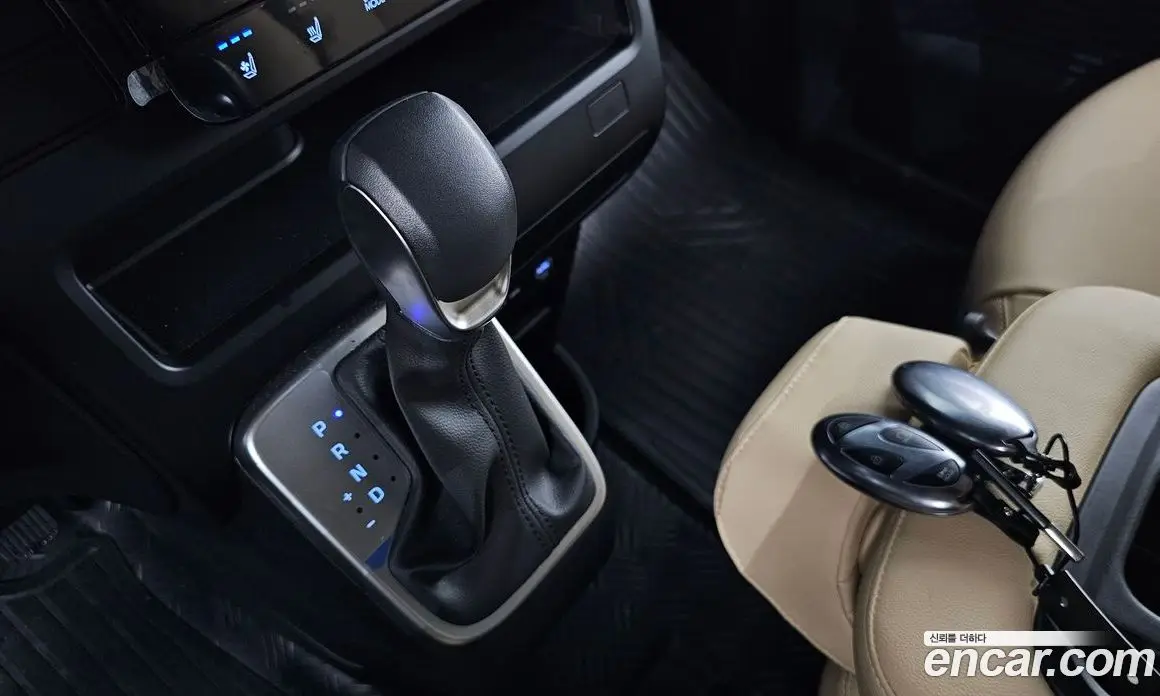 Hyundai Staria 2025 2.2 автомат (гидро), фото 9