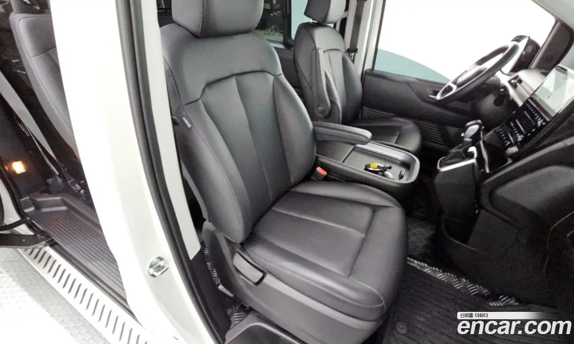 Hyundai Staria 2025 2.2 автомат (гидро), фото 26
