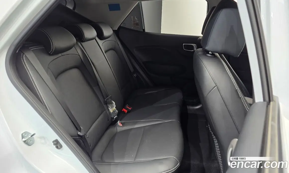 Hyundai Venue 2023 1.6 автомат (гидро), фото 17