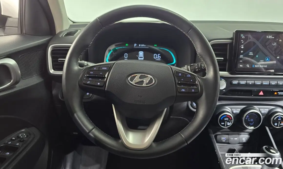 Hyundai Venue 2023 1.6 автомат (гидро), фото 19