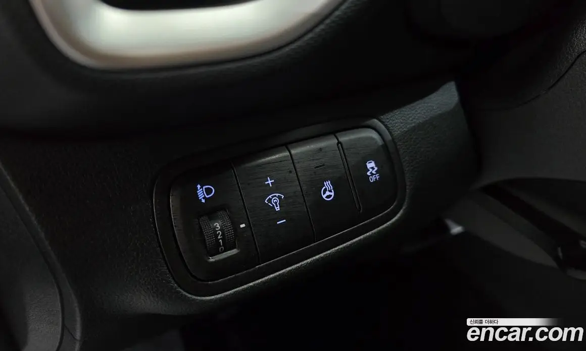Hyundai Venue 2023 1.6 автомат (гидро), фото 25