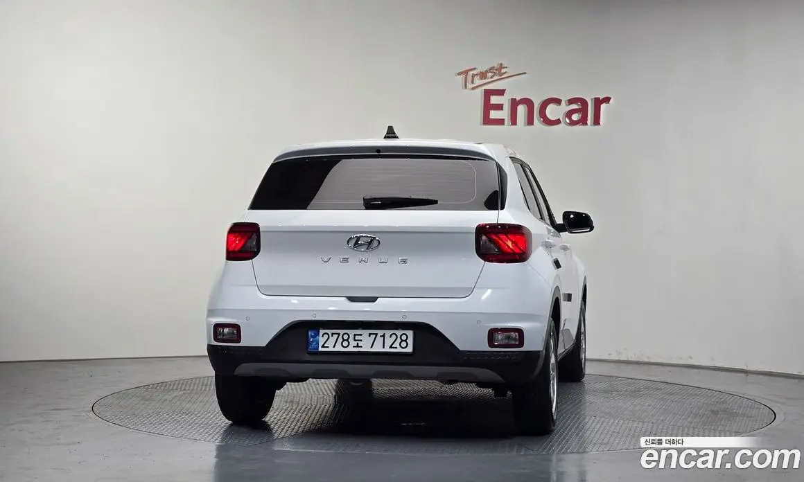 Hyundai Venue 2023 1.6 автомат (гидро), фото 4