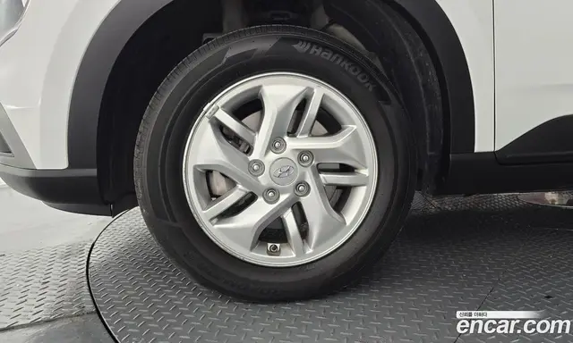 Hyundai Venue 2023 1.6 автомат (гидро), миниатюра 5