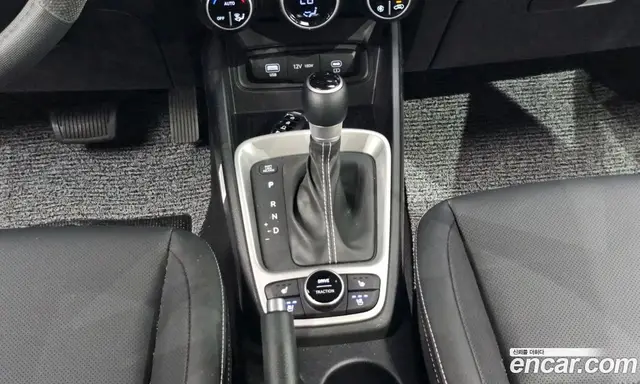 Hyundai Venue 2025 1.6 автомат (гидро), миниатюра 12