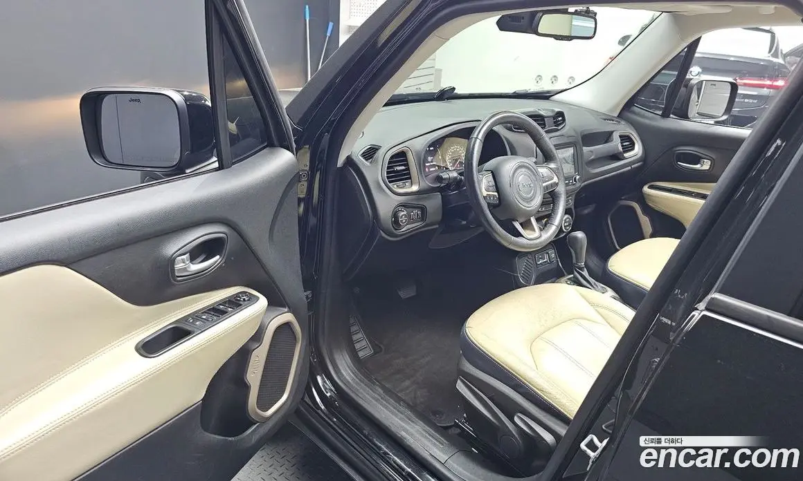 Jeep Renegade 2016 2.4 автомат (гидро), фото 13 Jeep Renegade 2016 2.4 автомат (гидро), фото 13