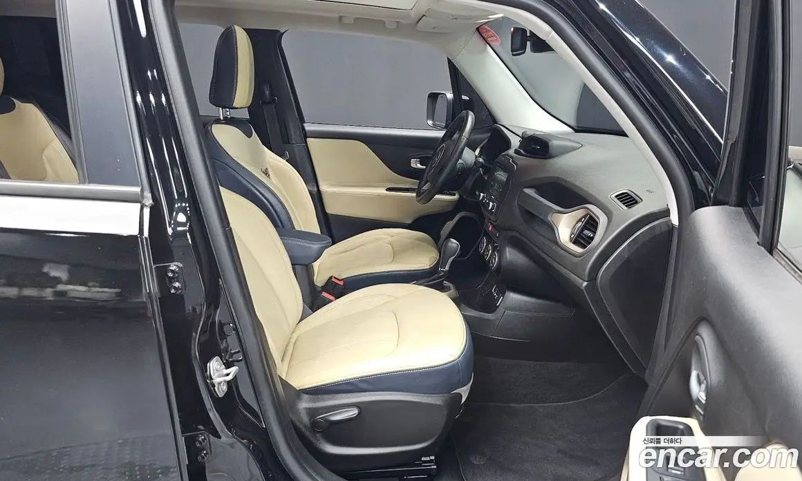 Jeep Renegade 2016 2.4 автомат (гидро), фото 16 Jeep Renegade 2016 2.4 автомат (гидро), фото 16