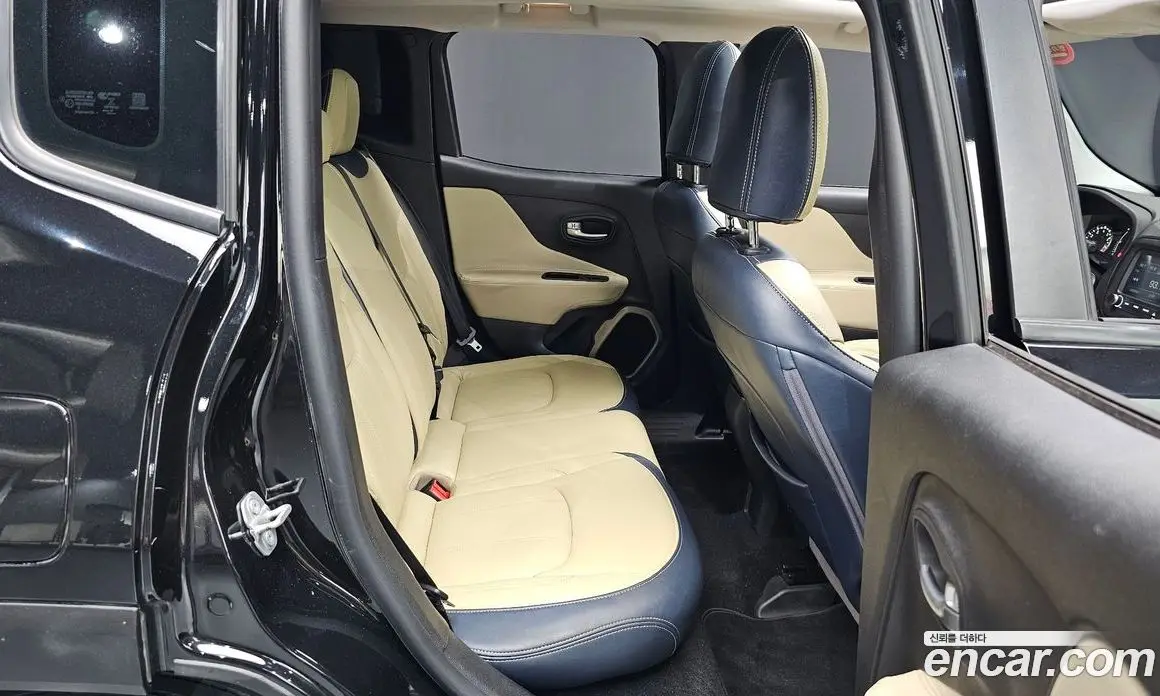 Jeep Renegade 2016 2.4 автомат (гидро), фото 17 Jeep Renegade 2016 2.4 автомат (гидро), фото 17