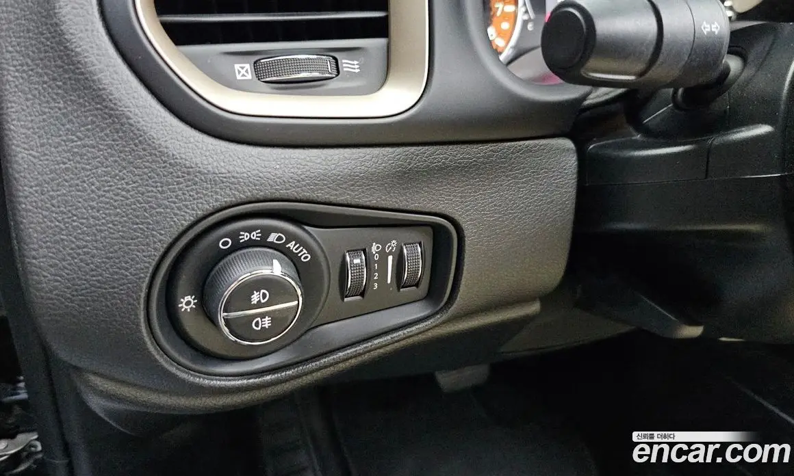 Jeep Renegade 2016 2.4 автомат (гидро), фото 29 Jeep Renegade 2016 2.4 автомат (гидро), фото 29
