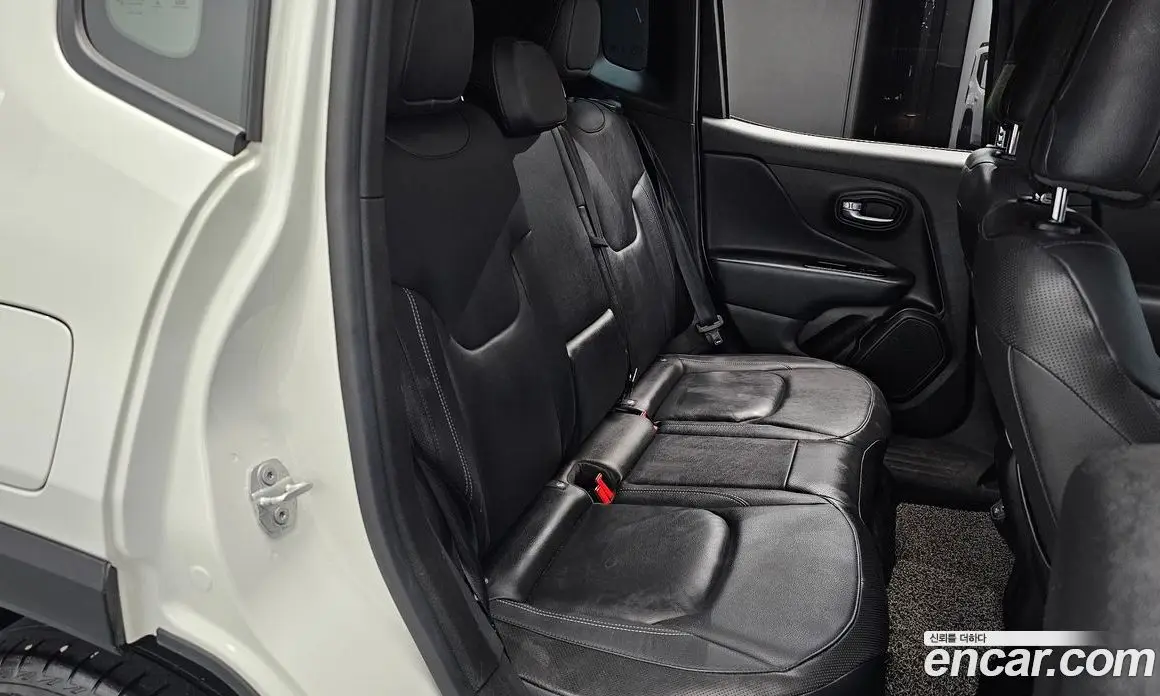Jeep Renegade 2022 1.3 автомат (гидро), фото 16 Jeep Renegade 2022 1.3 автомат (гидро), фото 16