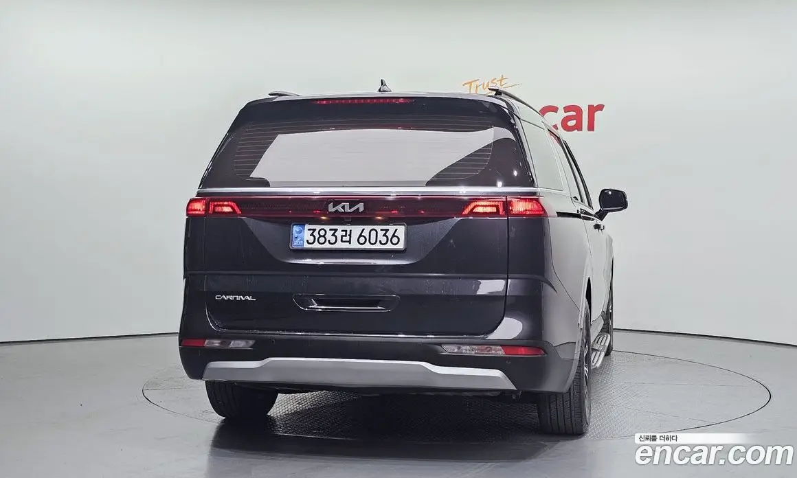 Kia Carnival 2023 2.2 автомат (гидро), фото 4