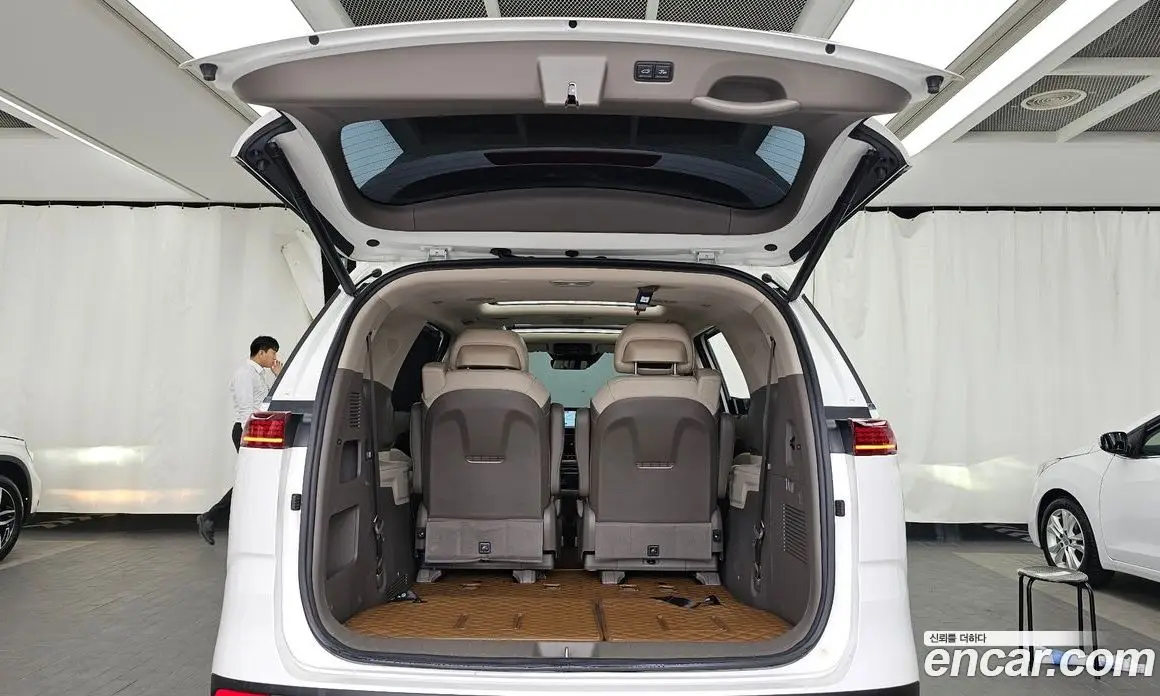 Kia Carnival 2023 3.5 автомат (гидро), фото 26