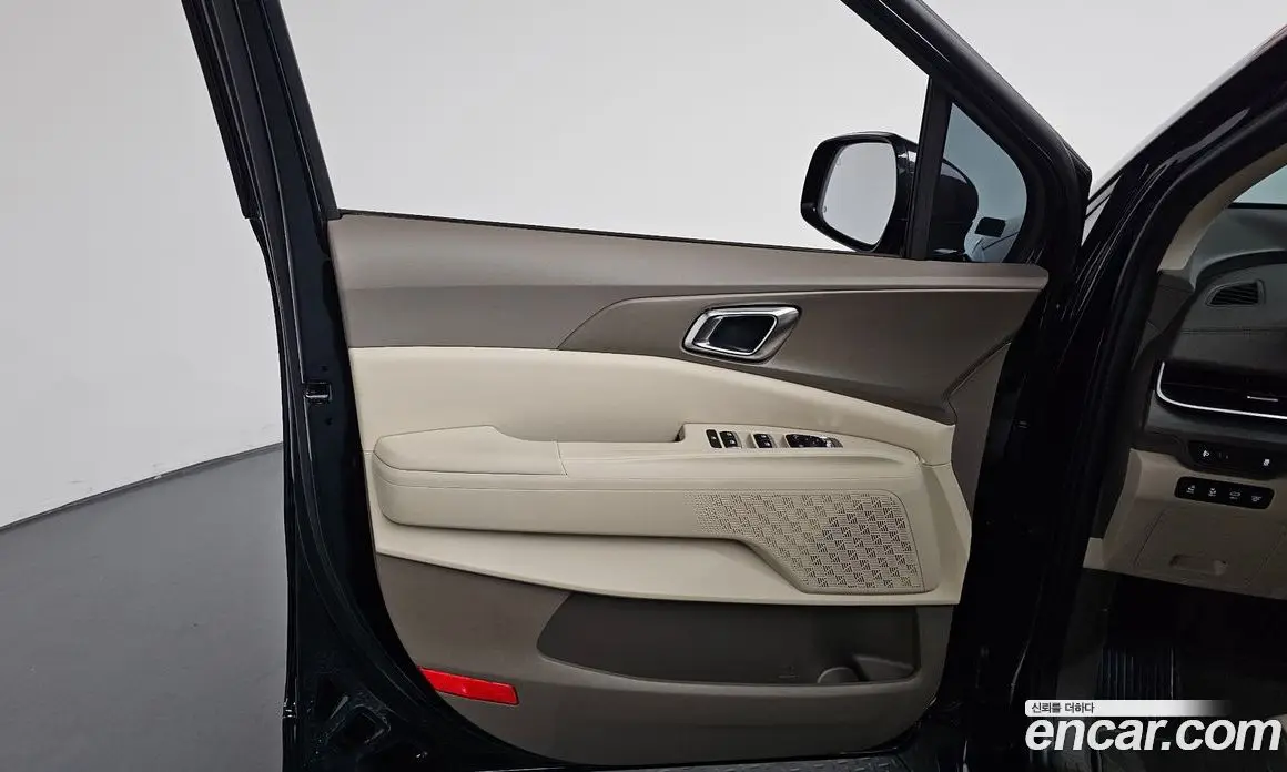 Kia Carnival 2026 1.6 автомат (гидро), фото 13